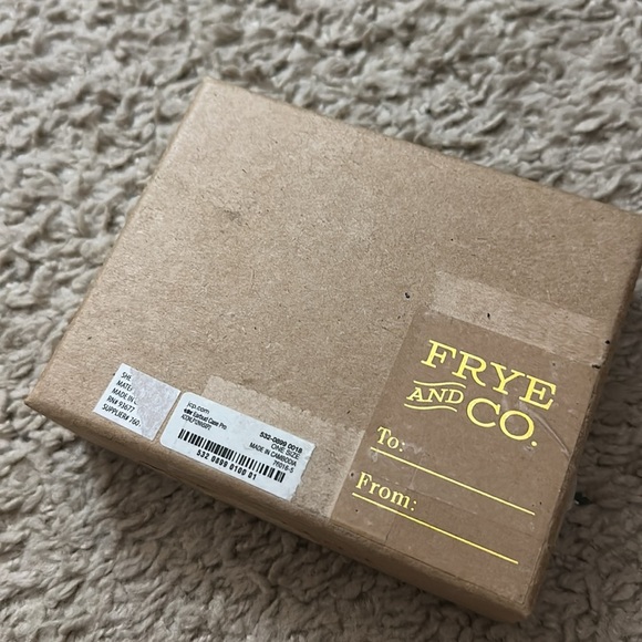 Frye And Co. Vegan Leather Earbud Case pro Pebbled black NEW - Picture 3 of 4